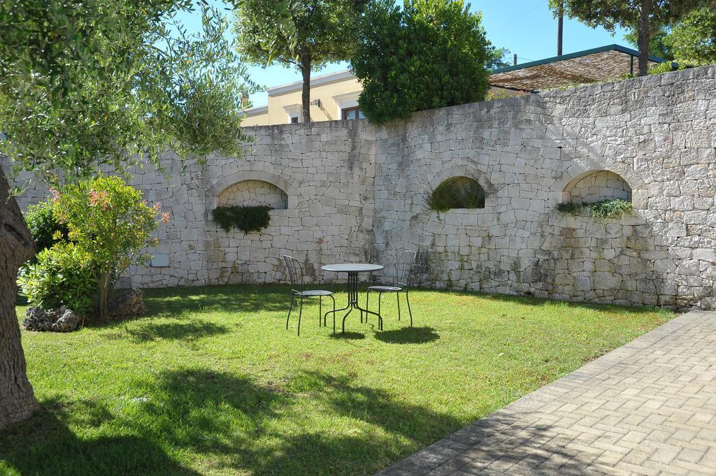 Gasthaus Relais Casabella Martina Franca Exterior foto